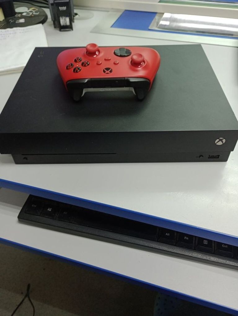 Распродажа Microsoft Xbox One X 1TB White, продавец Техноскарб