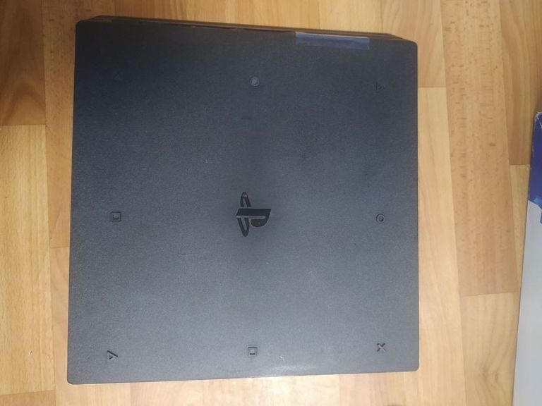 Дешево Sony playstation 4 pro з ломбарду
