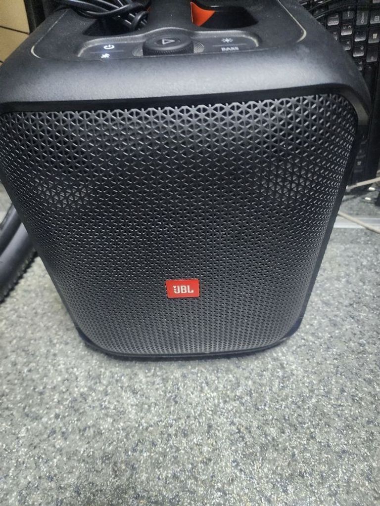 Купить Jbl partybox encore essential Б/У