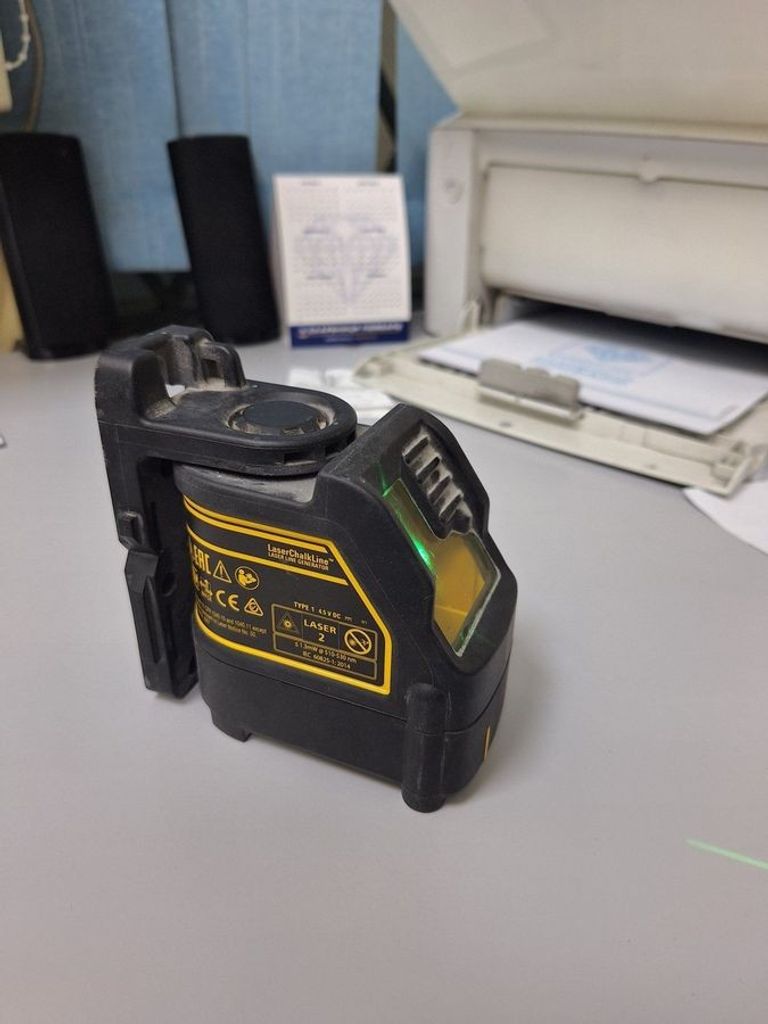 Оголошення Dewalt DW088CG Б/У