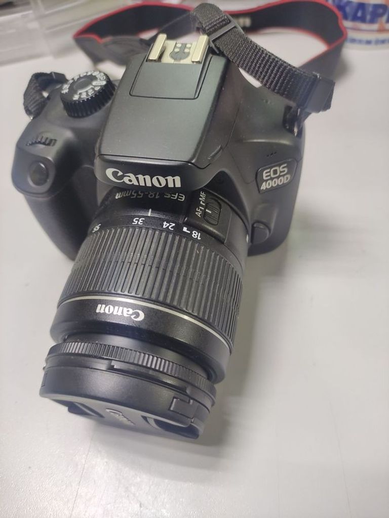 Купити Canon eos 4000d/ ef-s 18-55mm macro-0-25m-0-8ft Б/У