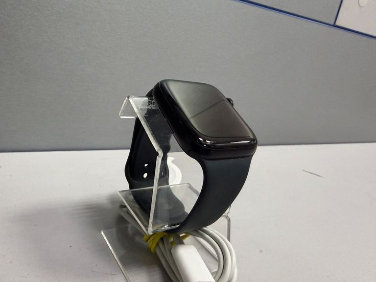 Оголошення Apple watch se 2 gps 44mm aluminum case with sport Б/У