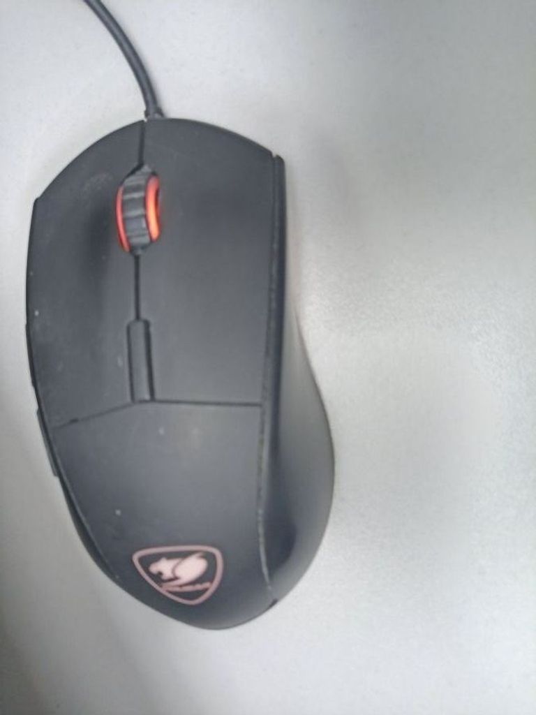 Купить Cougar Minos XT Black Б/У