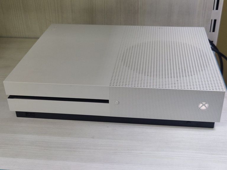 Оголошення Microsoft Xbox One S 1TB Б/У