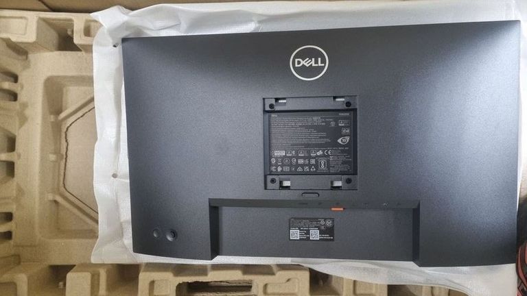 Дешиво Dell p2422h с ломбарда