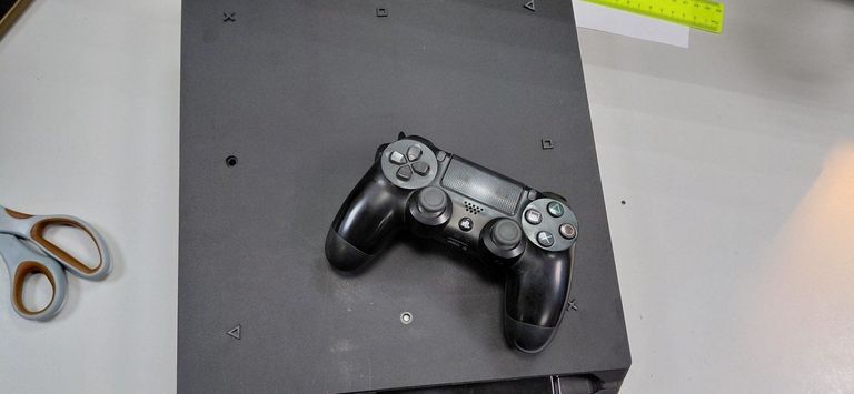 Купити Sony playstation 4 1tb Б/У