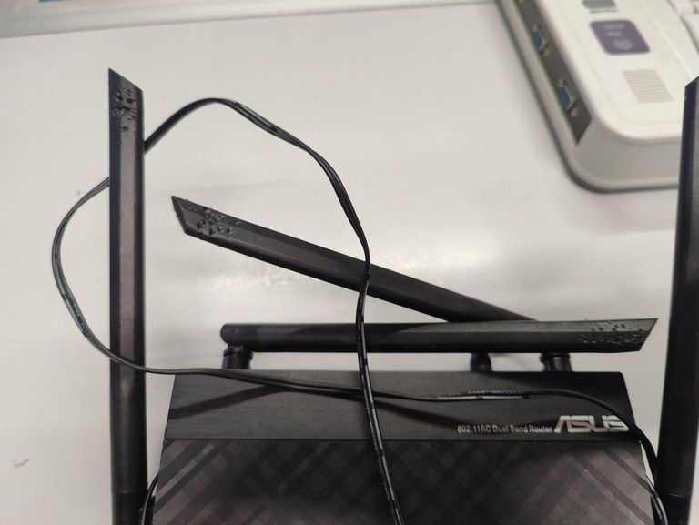 Дешиво Asus RT-AC1200 V2 с ломбарда