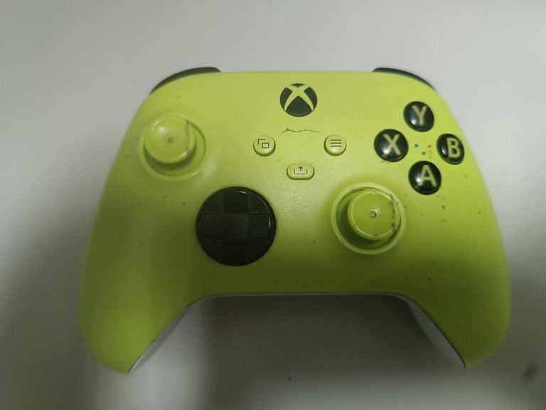 Дешиво Microsoft xbox series x s wireless controller с ломбарда
