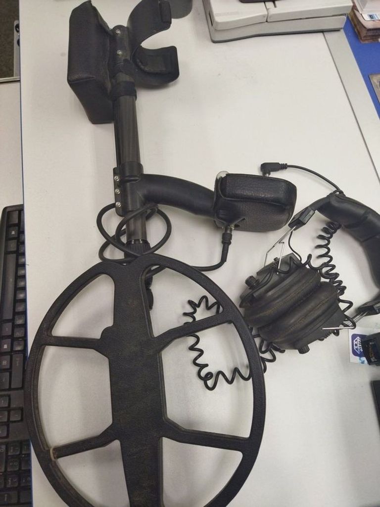 Купити Golden Mask 6 Б/У