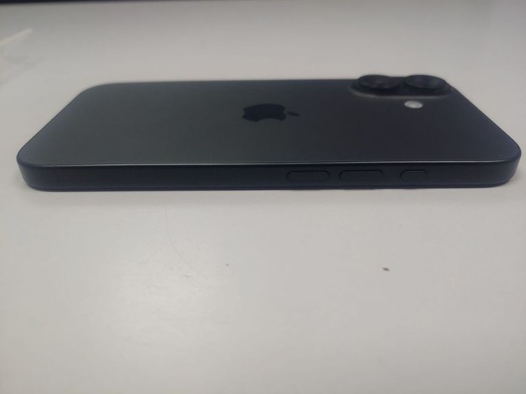 Apple iPhone 16 128GB eSIM Black (MYAP3) Код:01-200803734. Зображення 10