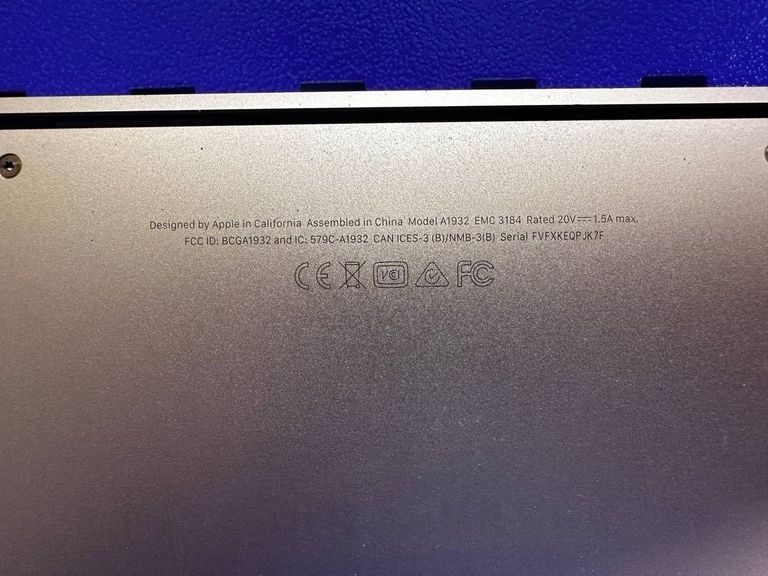 Дешиво Apple macbook air a1932 13,3" core i5 1,6ghz/ram8gb/ssd128gb/intel uhd graphics 617 с ломбарда