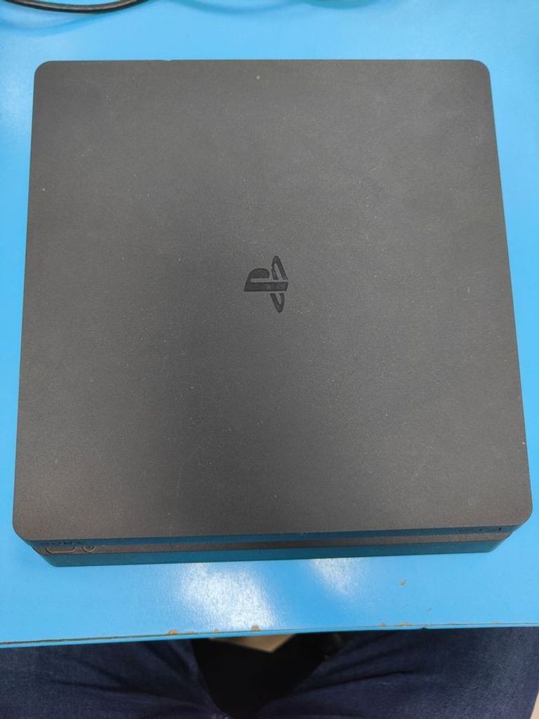 Купити  Sony PlayStation 4 Slim 1TB Black Б/У