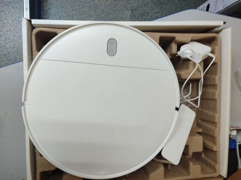 Купити Xiaomi Mi Robot Vacuum-Mop Essential Б/У