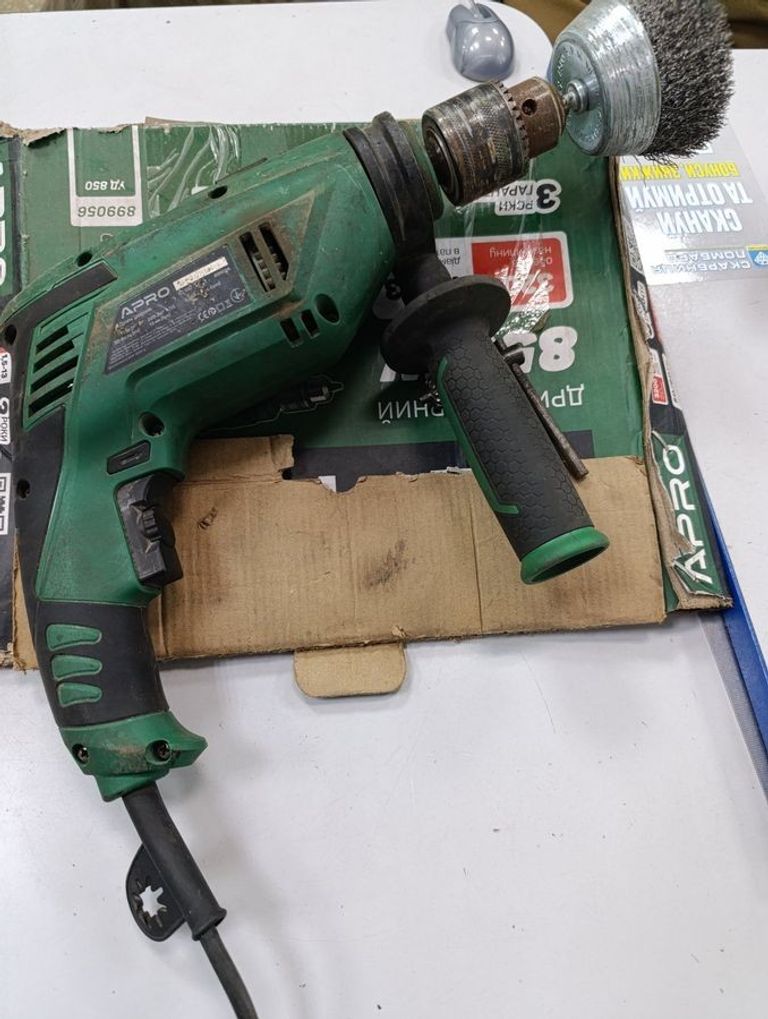 Купити Apro Дрель ударная 13/850 (899055) Б/У