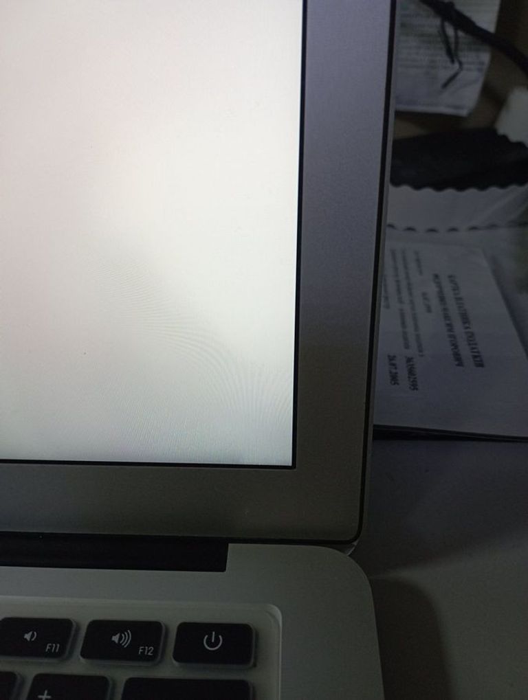 Купити Apple macbook air a1466 13,3" core i5 1.6ghz/ram4gb/ssd128gb/intel hd graphics 6000 Б/У