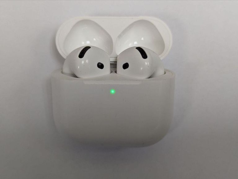 Купить Apple airpods 4 Б/У