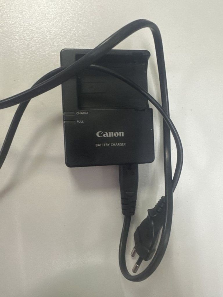 Дешево Canon EOS 600D body з ломбарду