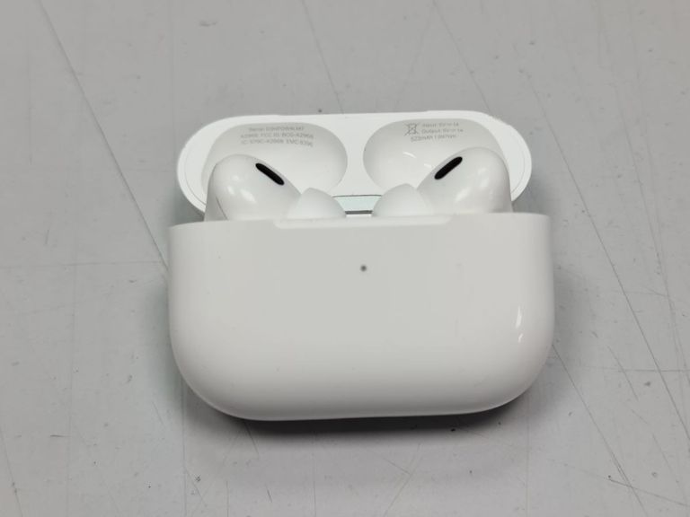 Купить Apple airpods pro 2nd generation with magsafe charging case usb-c Б/У
