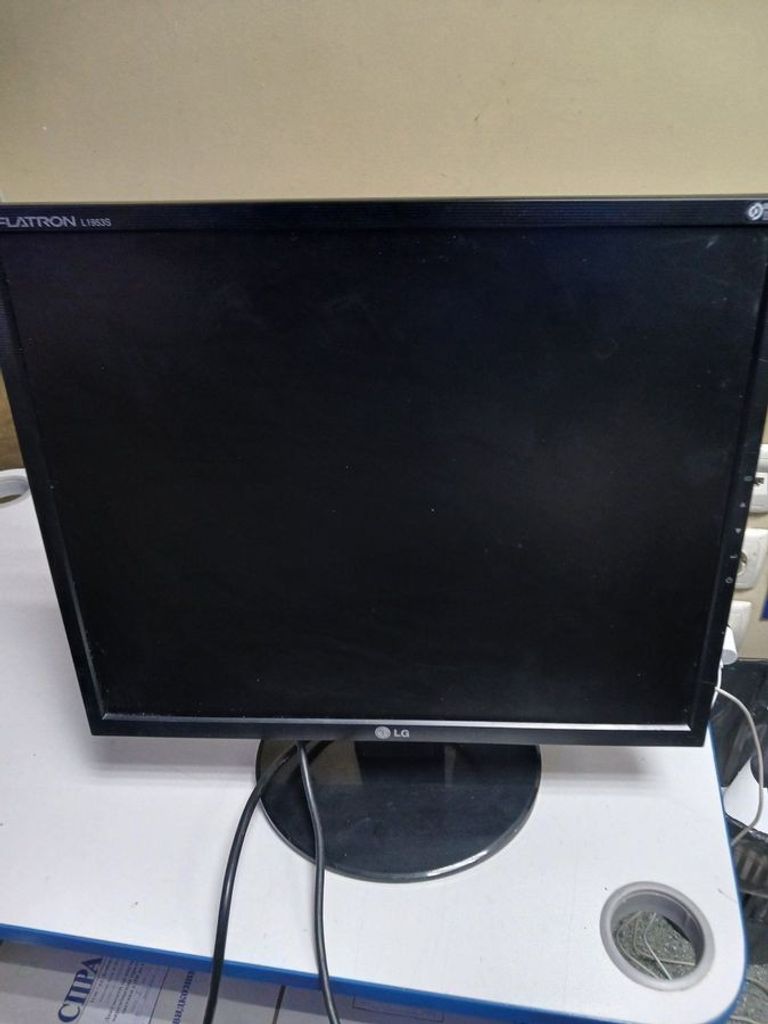 Дешево Lg flatron l1953s з ломбарду