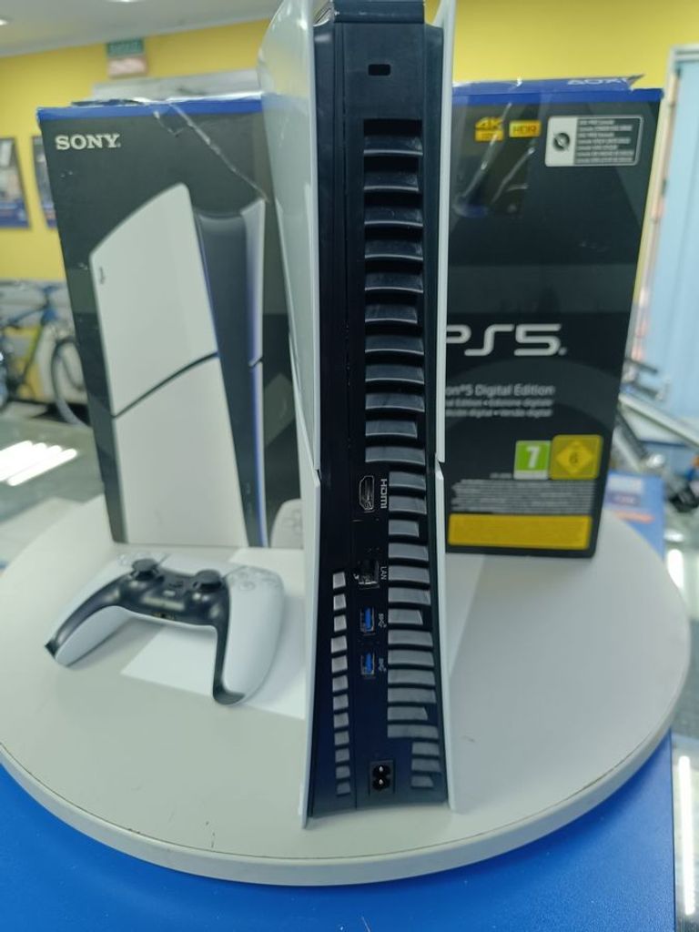 Дешиво Sony PlayStation 5 Slim Digital Edition 825GB White (1000040658) с ломбарда