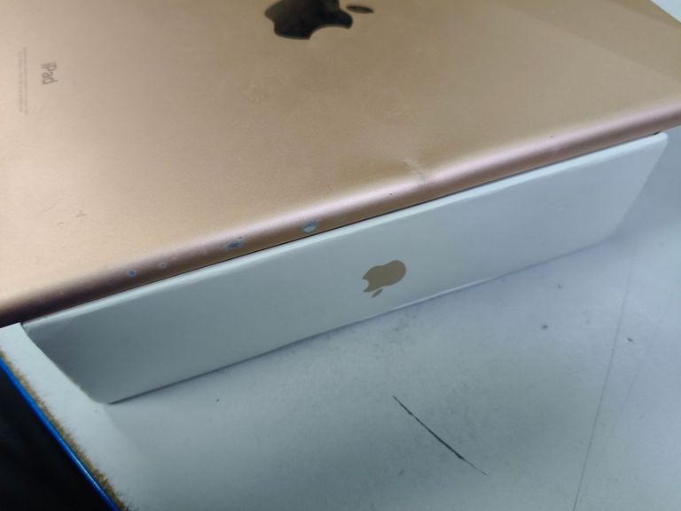 Дешево Apple ipad 6 gen 2018 32gb wi-fi з ломбарду