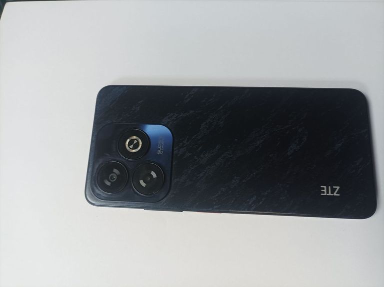 Купити Zte Blade A75 4/128GB Black Б/У