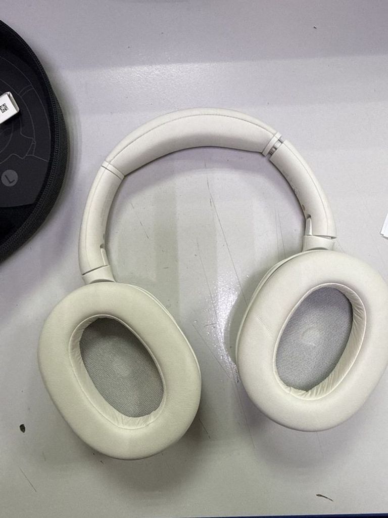 Дешево Sony ult wear з ломбарду