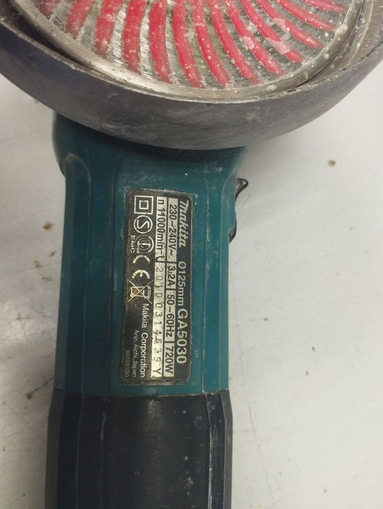 Дешево Makita GA5030 з ломбарду