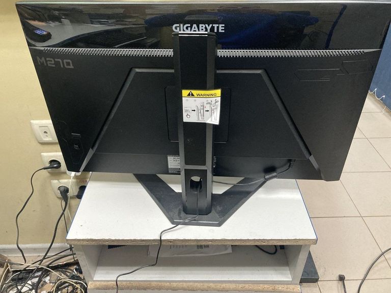 Дешево Gigabyte M27Q з ломбарду