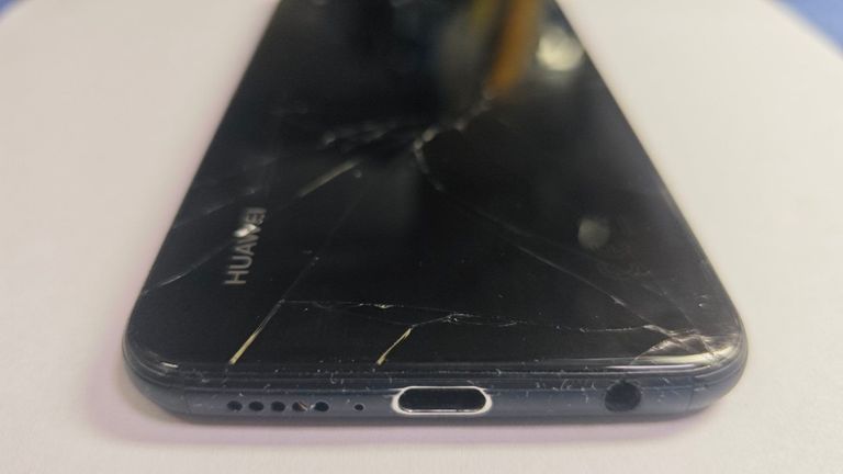 Huawei p20 lite 4/64gb Код:01-200919074. Изображение 5