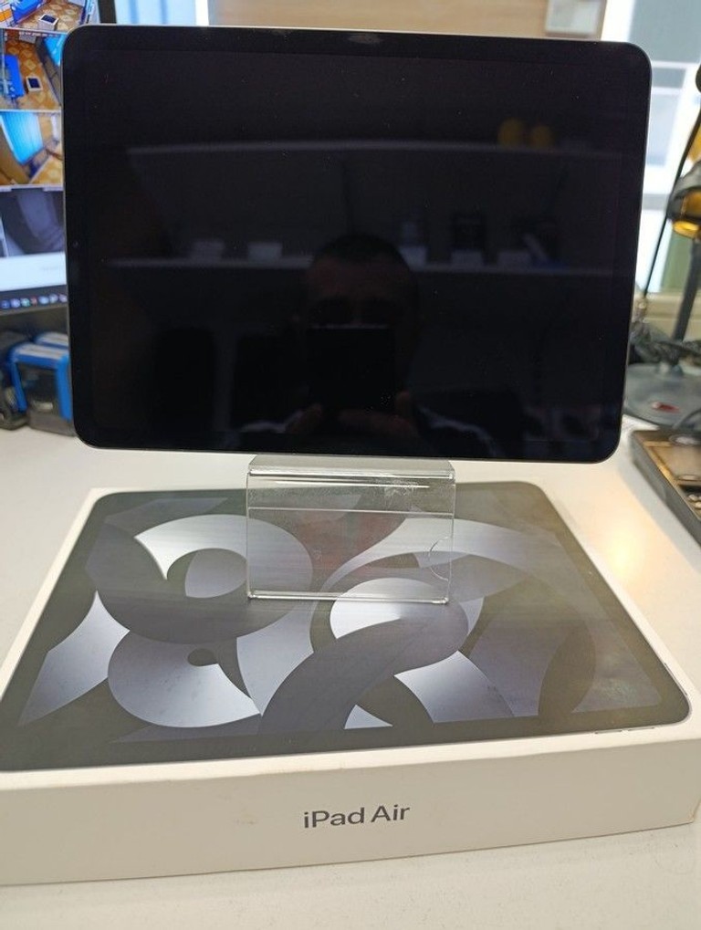 Купити Apple ipad air 2022 wi-fi 64gb Б/У