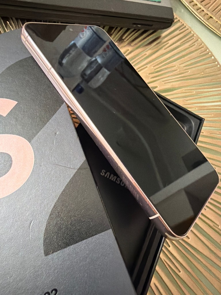 Дешево Samsung Galaxy S22 SM-S9010 8/256GB Pink Gold з ломбарду