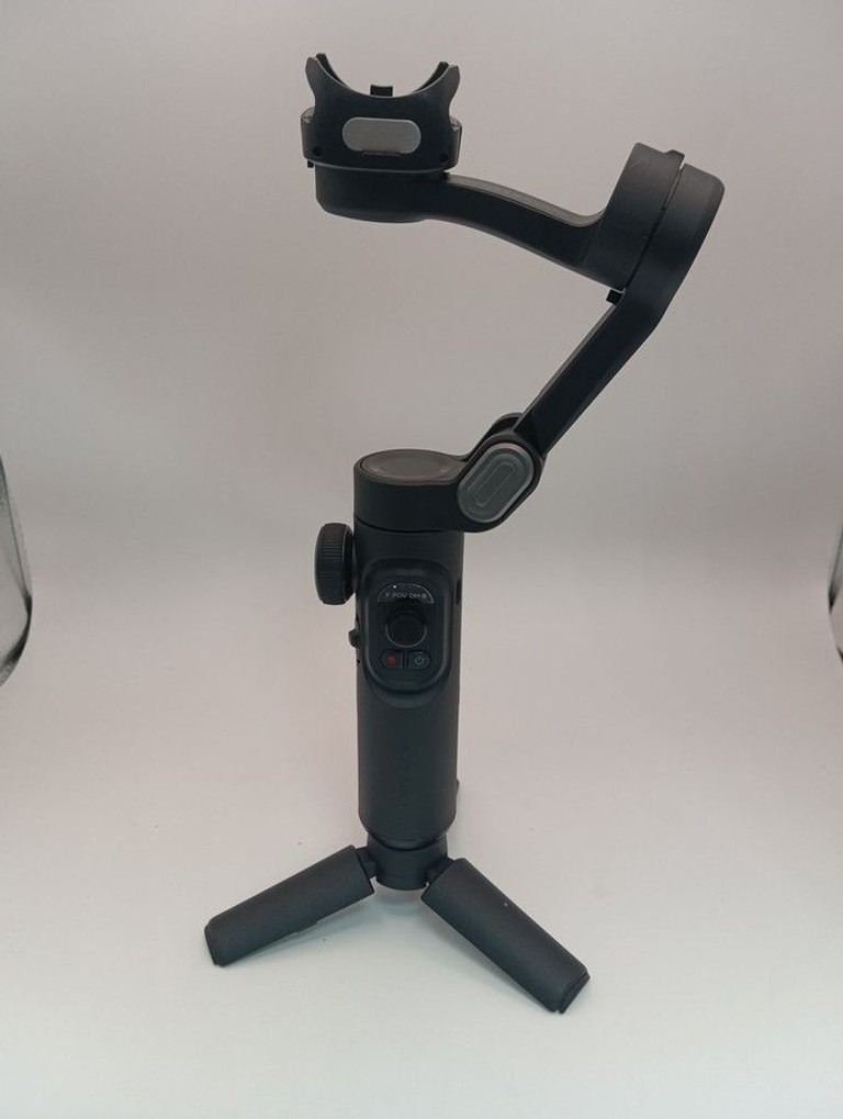 Купити Aochuan professional gimbal stabilizer for smartphone smart xe Б/У