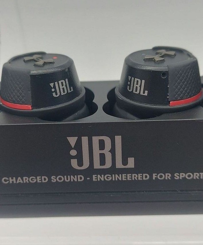 Купити JBL Under Armour True Wireless Flash Black (UAFLASHBLK) Б/У