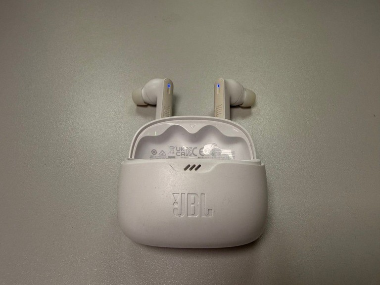 Купить Jbl tune beam Б/У