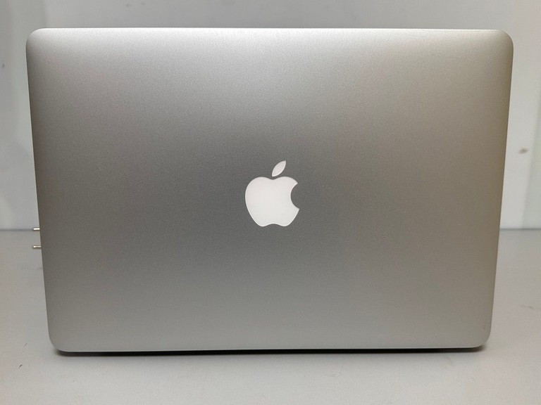 Объявление Apple macbook air a1466 2017 13,3" core i5 1,8ghz/ram8gb/ssd256gb/intel hd graphics 6000 Б/У