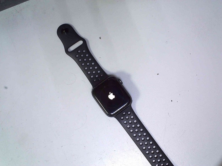 Дешево Apple watch se gps 44mm aluminum case з ломбарду