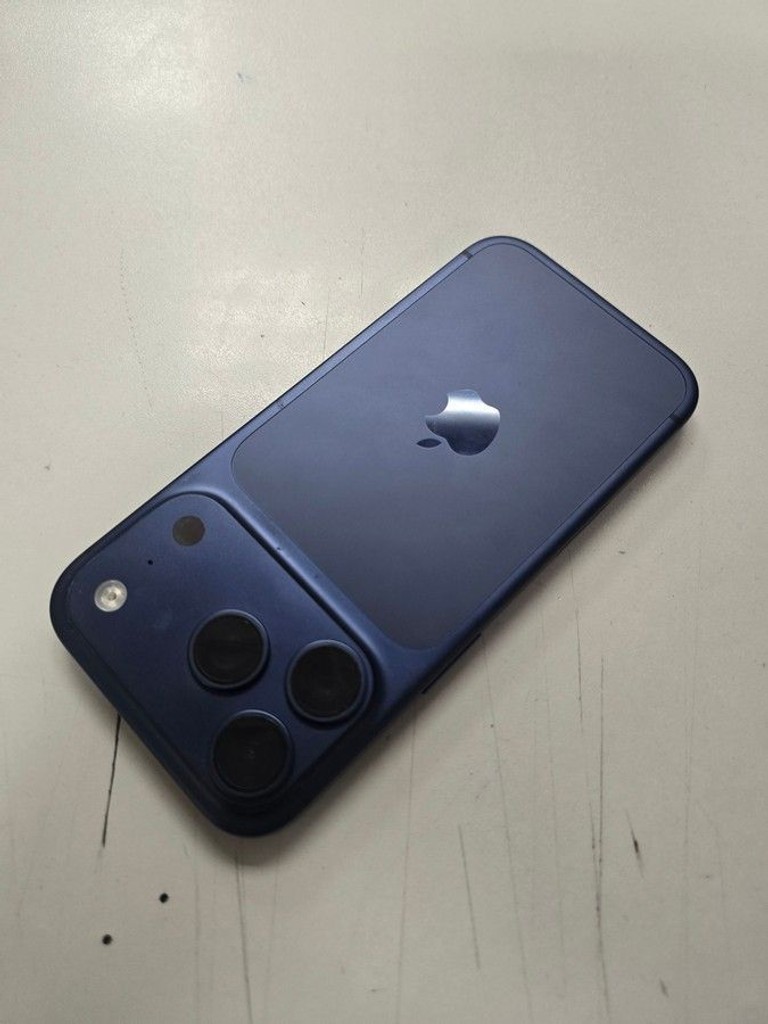 Apple iPhone 17 Pro 256GB Deep Blue (MG8J4) Код:01-201054271. Зображення 6