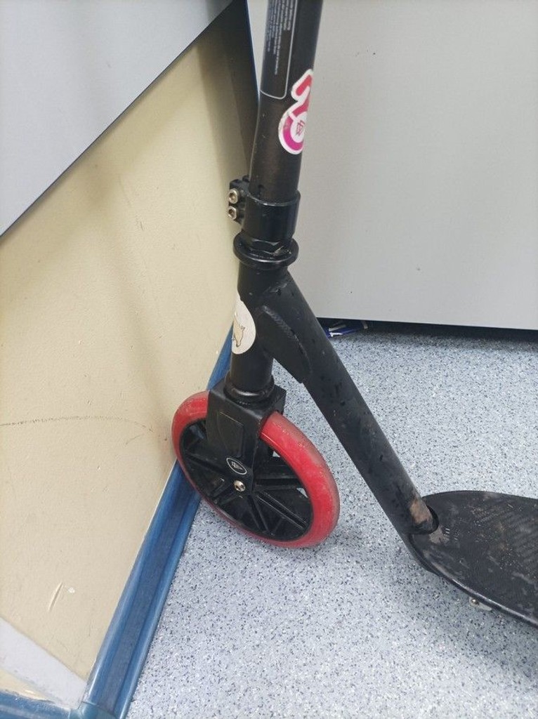 Дешево Razor Carbon Black з ломбарду