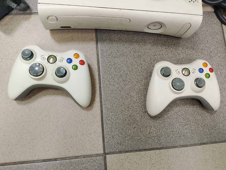 Microsoft xbox 360 console Код:01-201070790. Зображення 6