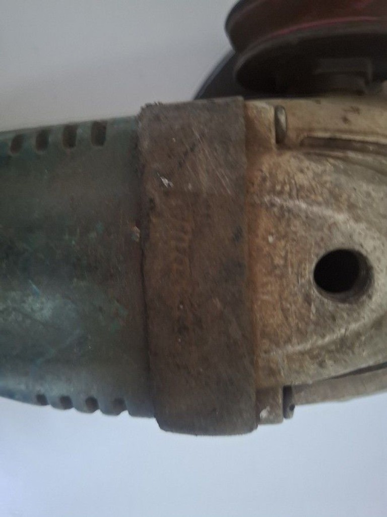 Купити Makita GA9020R Б/У