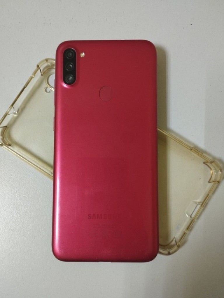 Дешиво Samsung galaxy a11 2/32gb sm-a115f с ломбарда