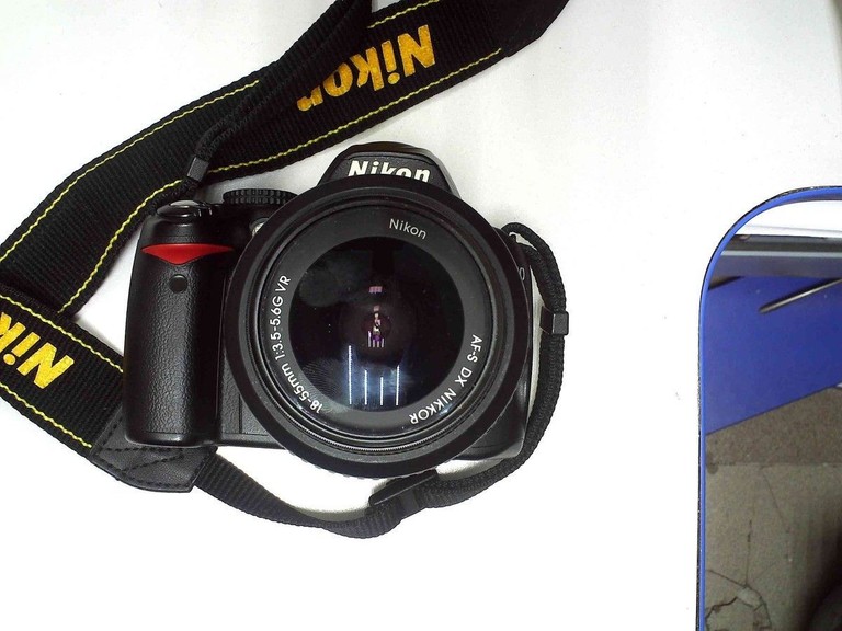 Оголошення Nikon d3000 nikon nikkor af-s 18-55mm f/3.5-5.6g vr dx Б/У