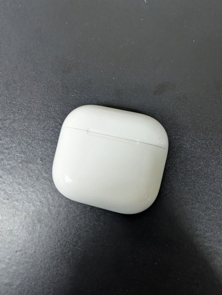 Купити Apple airpods 4 Б/У