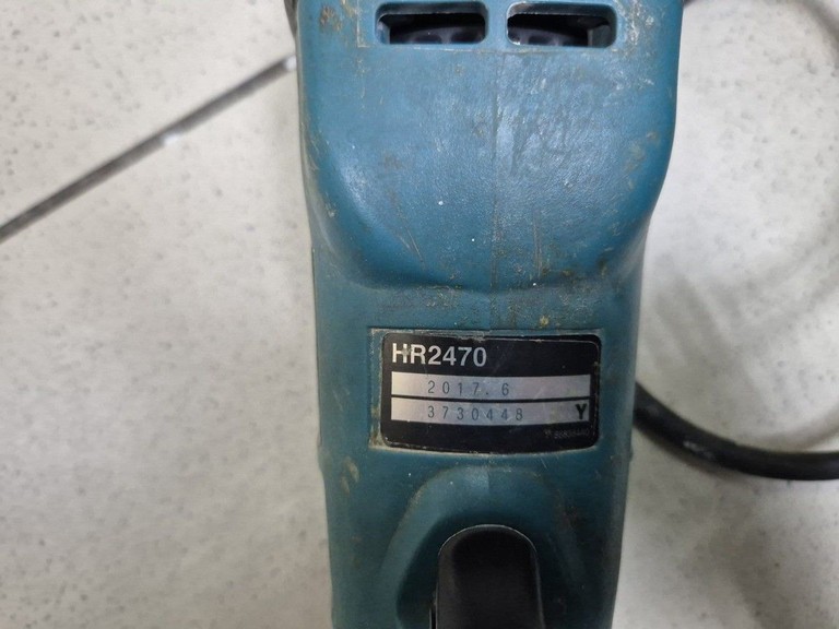Дешево Makita HR2470 з ломбарду