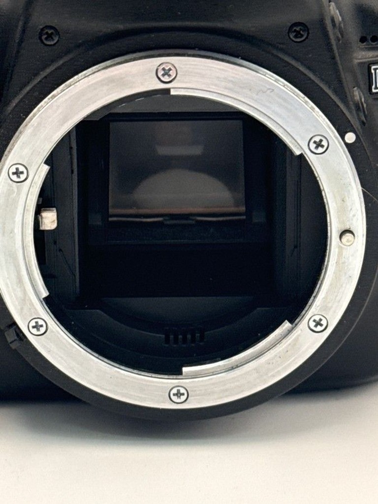 Дешиво Nikon d3100 nikon nikkor af-s 18-55mm 1:3.5-5.6g vr dx swm aspherical с ломбарда