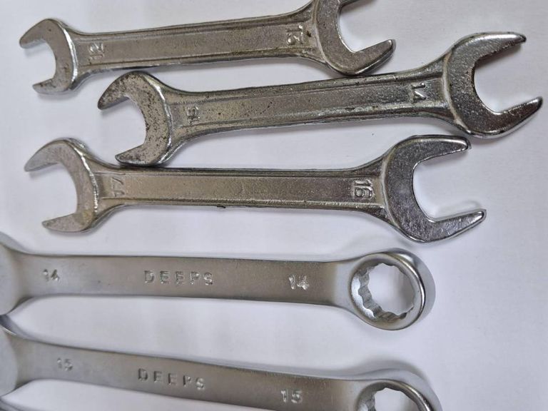 Купить Відсутній розвідний та гайковий ключі Б/У