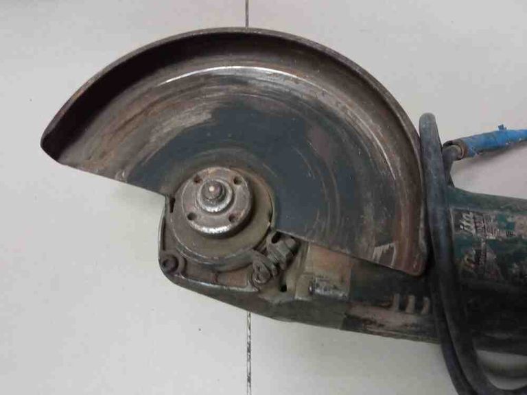 Дешево Makita GA9020R з ломбарду