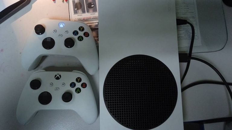 Купити Microsoft xbox series s 512gb Б/У