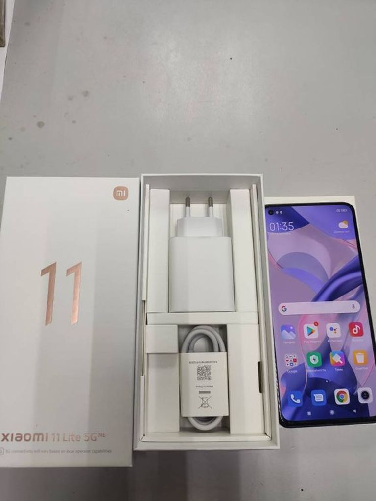 Дешево Xiaomi 11 lite 5g ne 8/128gb з ломбарду